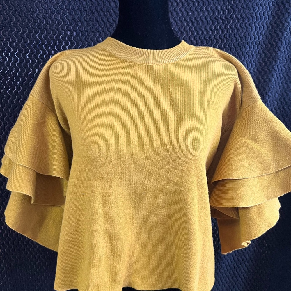 Ladies short sleeve sweater